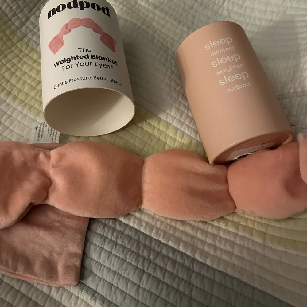 Nodpod Pink Weighted Eye Blanket - Picture 2 of 6